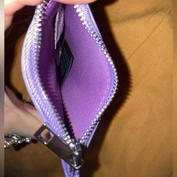 Urban Outfitters Purple Metallic Heart Small Wristlet NWT - Picture 2 of 3